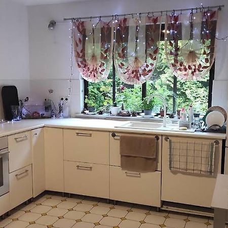Ochota Forest Guest House Warsaw Ngoại thất bức ảnh