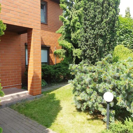 Ochota Forest Guest House Warsaw Ngoại thất bức ảnh