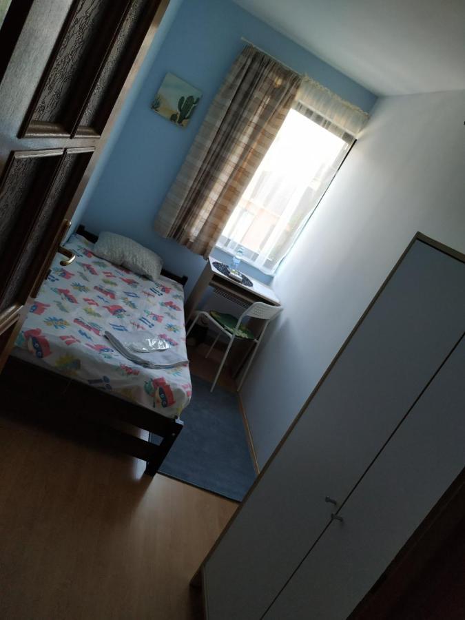 Ochota Forest Guest House Warsaw Ngoại thất bức ảnh