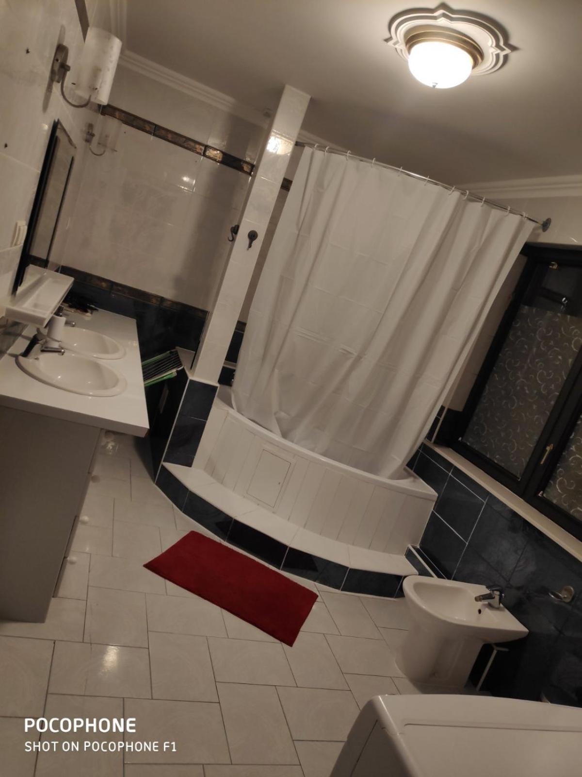 Ochota Forest Guest House Warsaw Phòng bức ảnh
