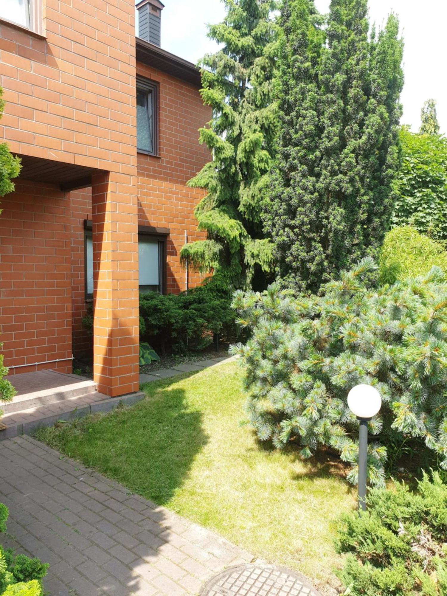 Ochota Forest Guest House Warsaw Ngoại thất bức ảnh